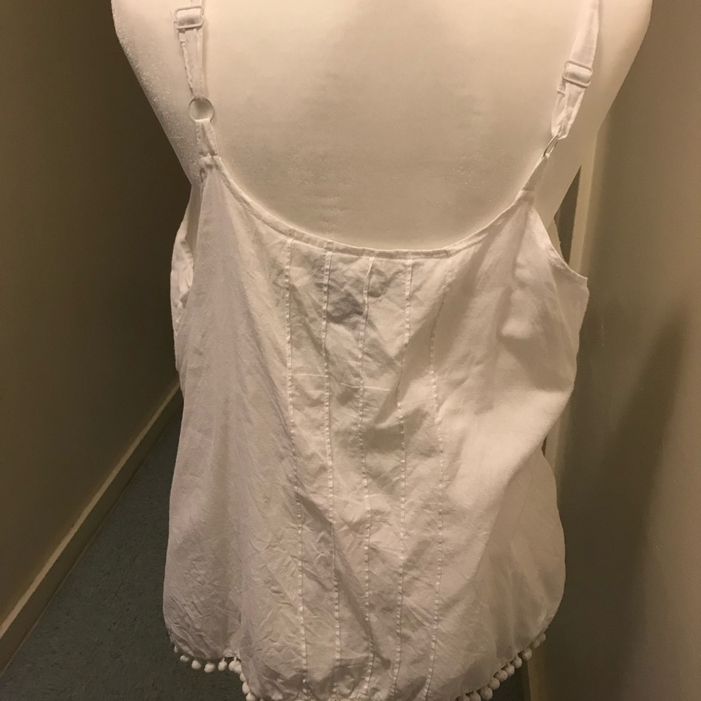 Top. - Picture 2 of 2